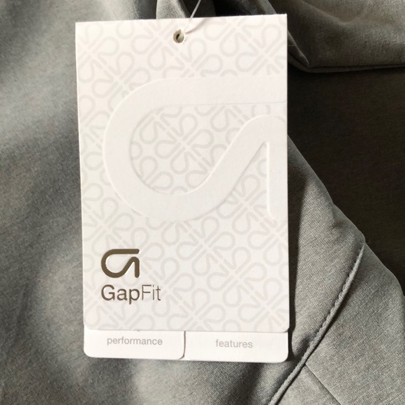 Gap Fit reflective gray zip jacket size medium NWT - Picture 5 of 8